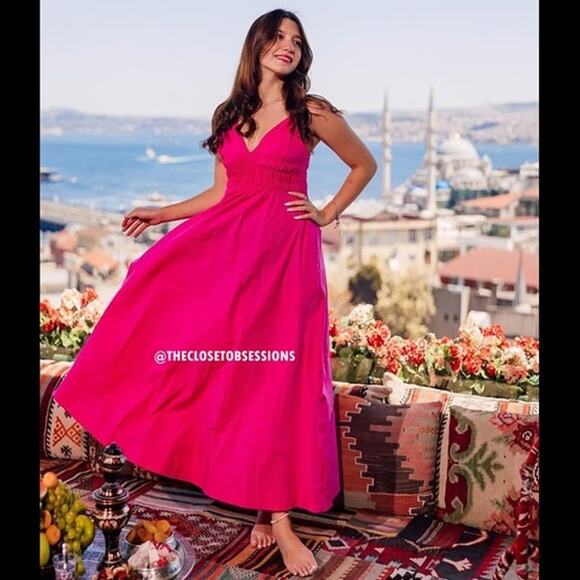 ZARA BLOGGER FAVE!!! V-Neck Dress with Smocked Detail LAST ONE!!! - Picture 11 of 16